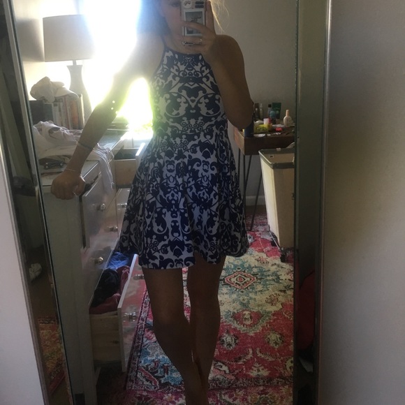 Halter top skater dress blue and white pattern - Picture 3 of 3